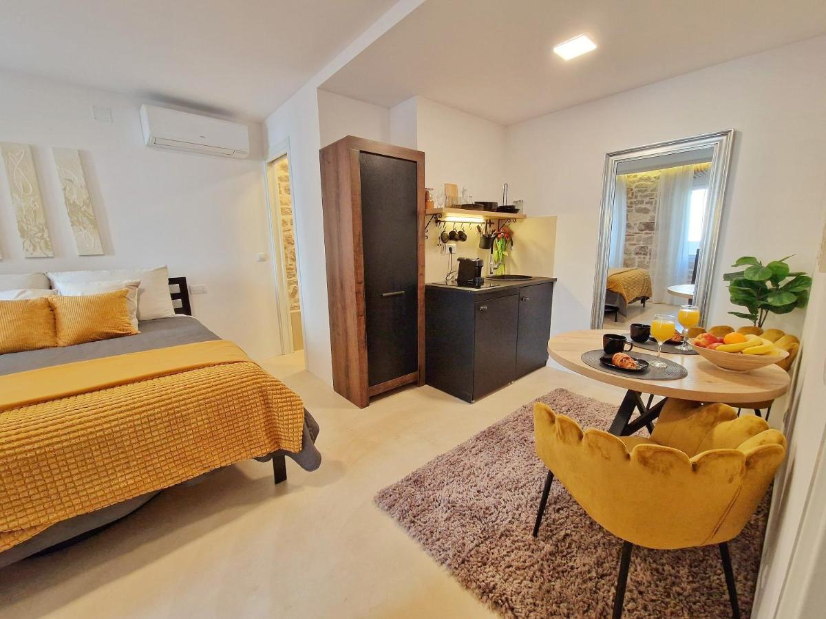 Appartement Hidden Oasis à Rovinj Extérieur photo